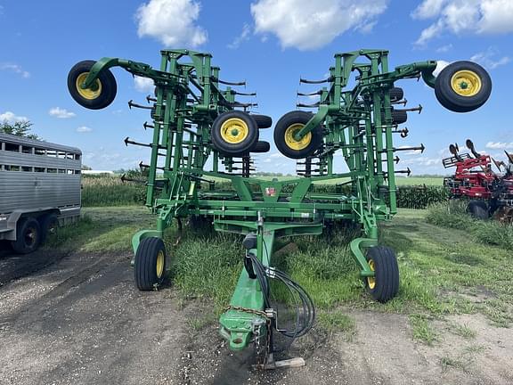 Image of John Deere 2210 equipment image 1