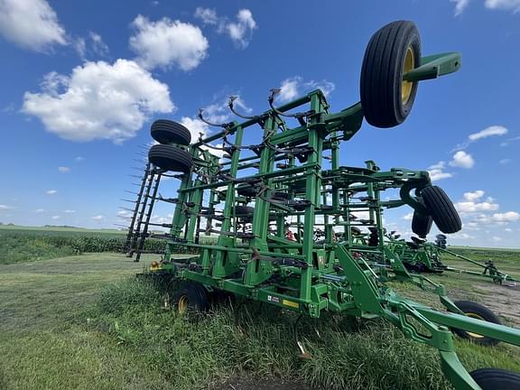 Image of John Deere 2210 equipment image 4