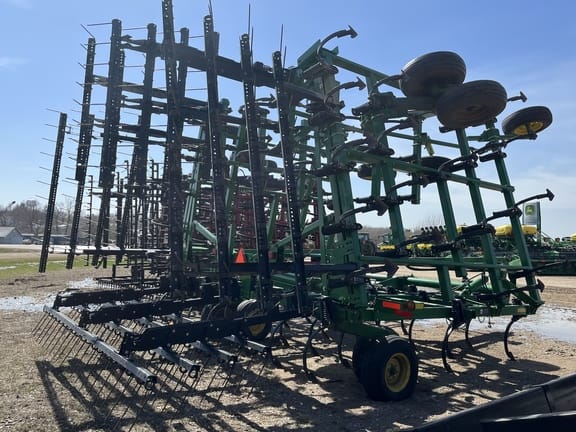 Main image John Deere 2210L