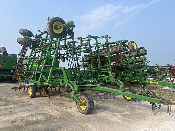 Image of John Deere 2210 equipment image 1