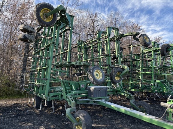 Main image John Deere 2210