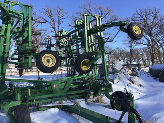 Image of John Deere 2210 equipment image 1