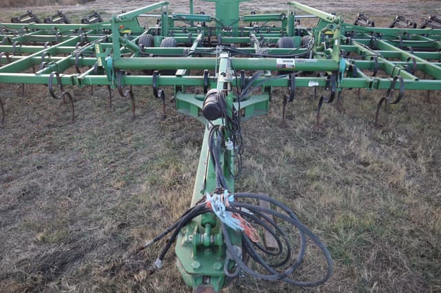 Image of John Deere 2210 equipment image 2