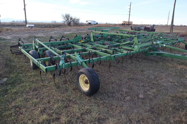 Image of John Deere 2210 equipment image 1