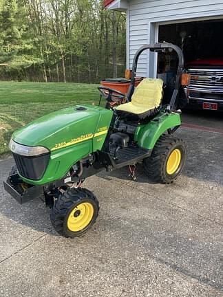 Image of John Deere 2305 equipment image 1