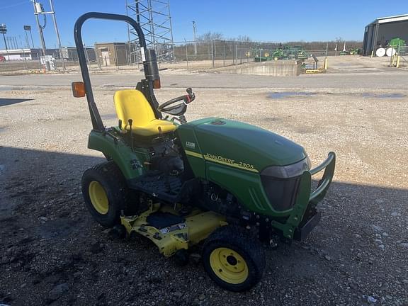 Image of John Deere 2305 equipment image 3