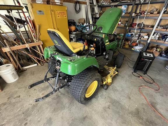 Image of John Deere 2305 equipment image 1