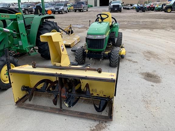 Image of John Deere 2305 equipment image 1