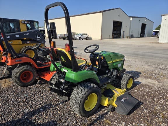 Image of John Deere 2305 equipment image 4