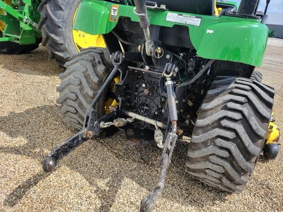 Image of John Deere 2305 equipment image 4