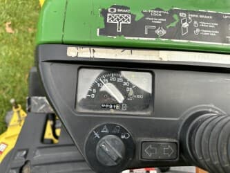 Image of John Deere 2305 equipment image 1