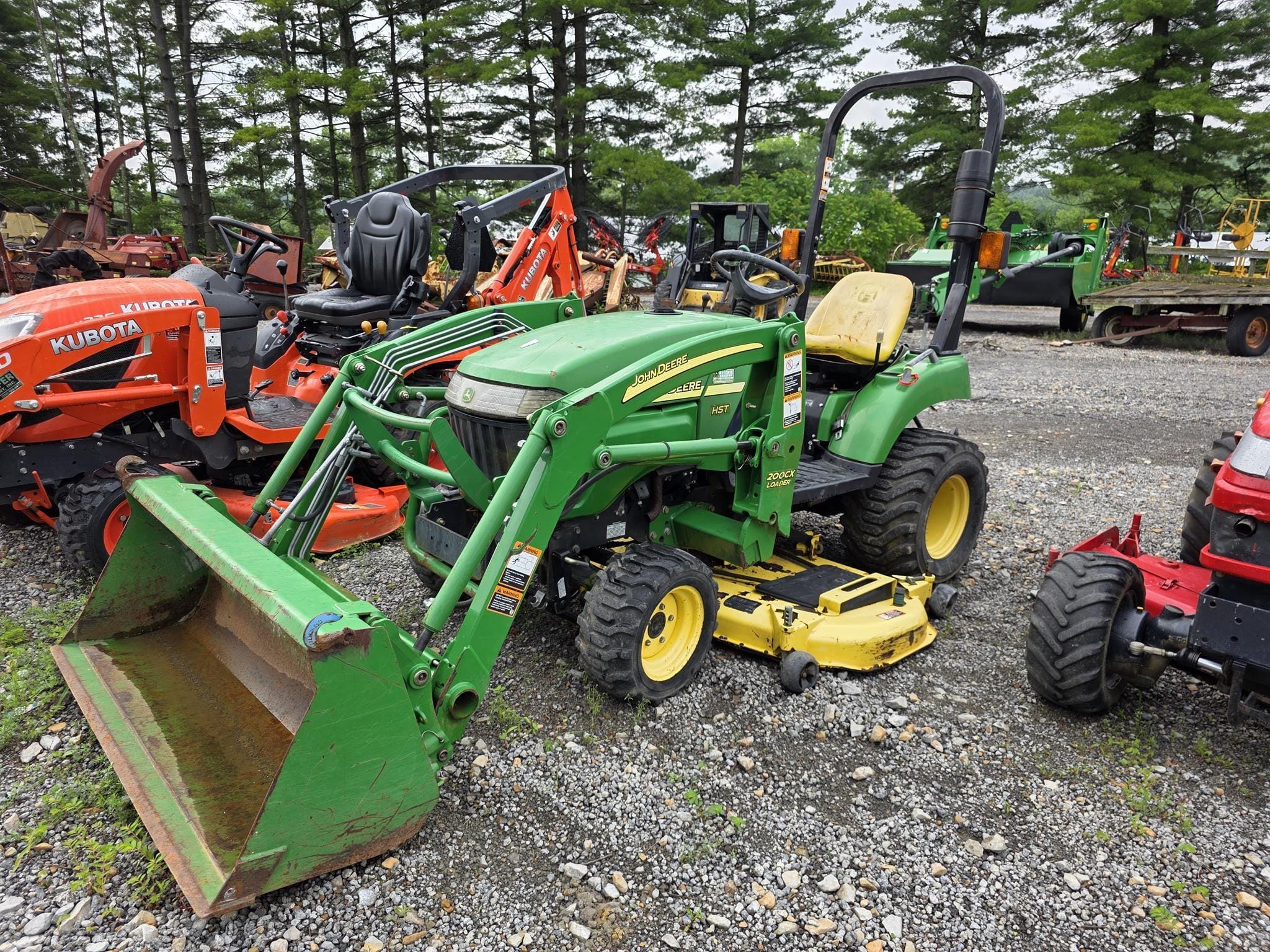 2009 John Deere 2305 Equipment Image0