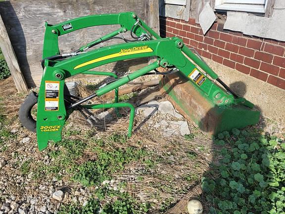 Image of John Deere 2305 equipment image 4