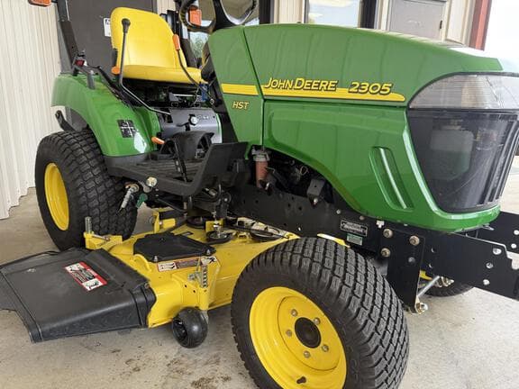 Image of John Deere 2305 equipment image 2