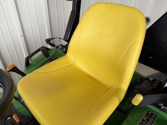 Image of John Deere 2305 equipment image 4