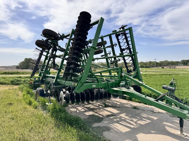 Image of John Deere 2310 equipment image 3
