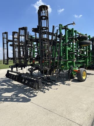 Image of John Deere 2310 equipment image 3