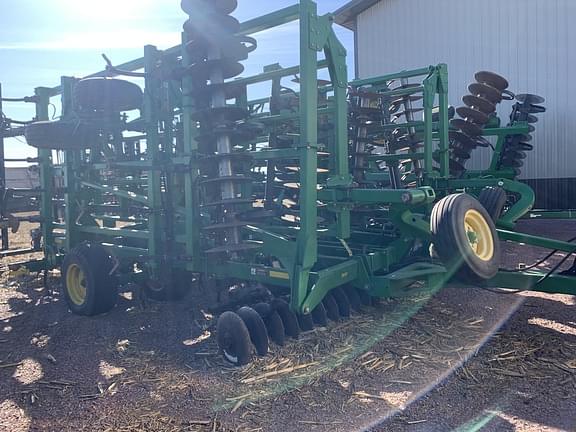 Image of John Deere 2310 equipment image 4