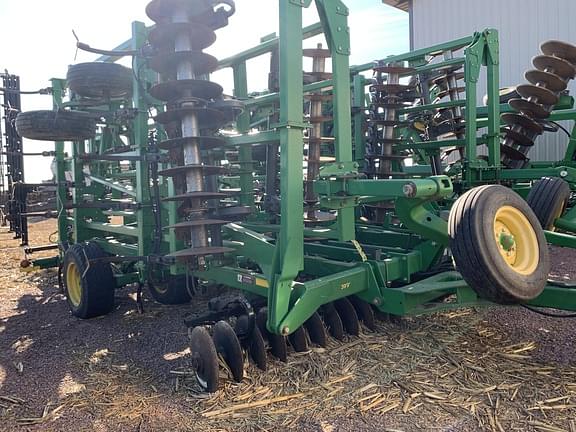 Image of John Deere 2310 equipment image 2