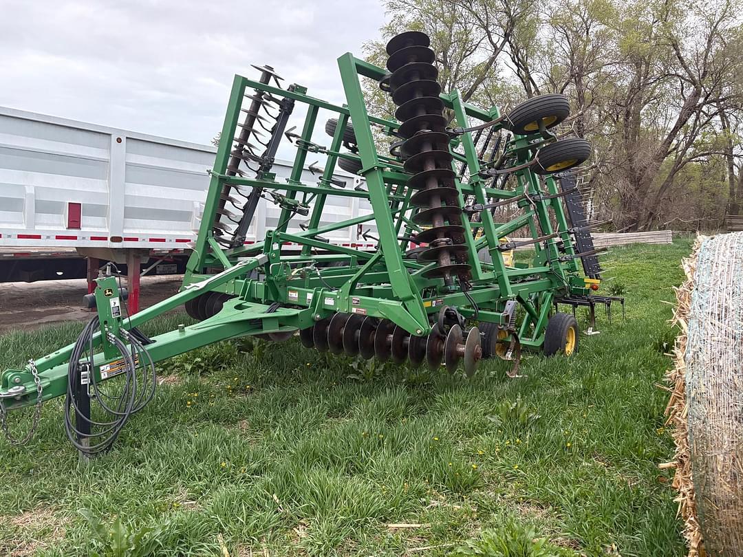 Image of John Deere 2310 Image 0
