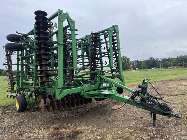 Image of John Deere 2310 equipment image 1