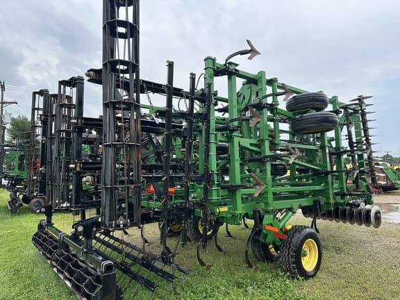 Image of John Deere 2310 equipment image 2