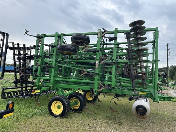 Image of John Deere 2310 equipment image 1