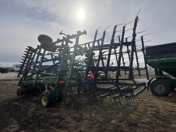 Image of John Deere 2310 equipment image 3