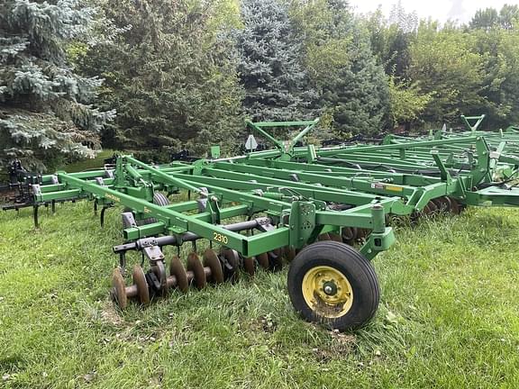 Image of John Deere 2310 equipment image 1