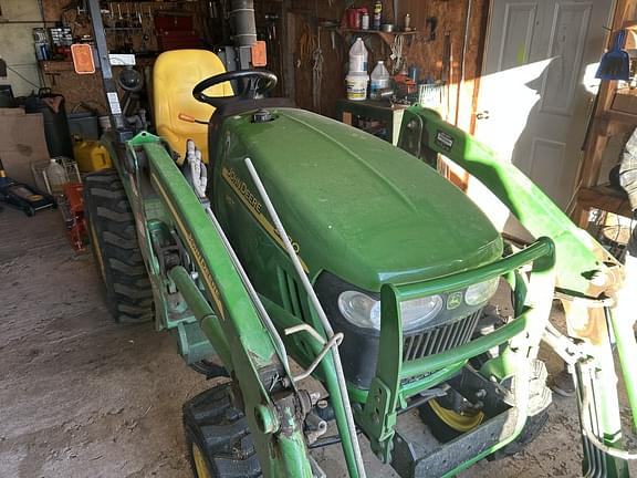 Image of John Deere 2320 equipment image 1