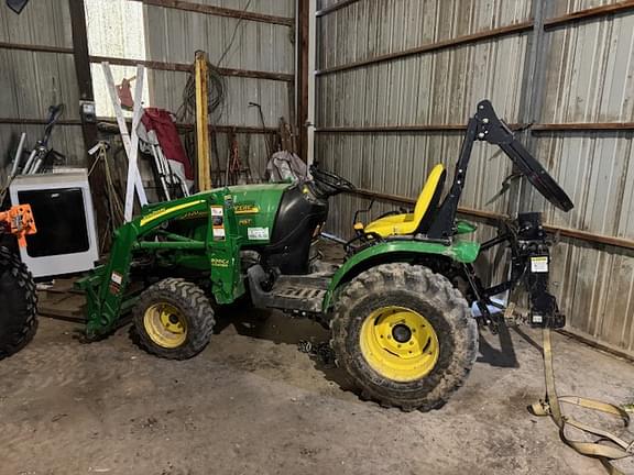 Image of John Deere 2320 Image 0