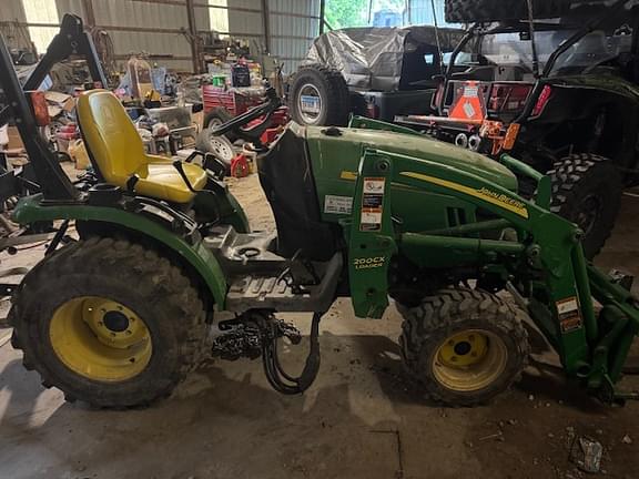 Image of John Deere 2320 Image 1
