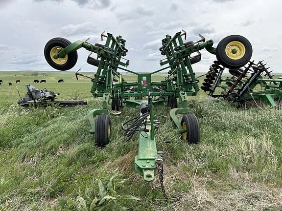 Image of John Deere 2410 equipment image 4