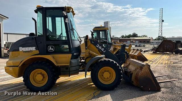 Image of John Deere 244J equipment image 3