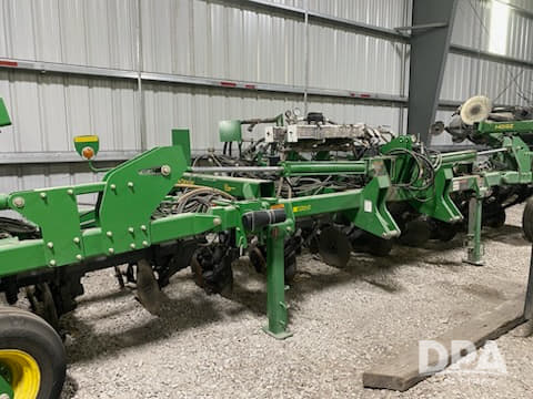 Image of John Deere 2510 equipment image 3