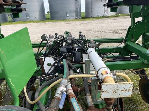 Image of John Deere 2510H equipment image 2