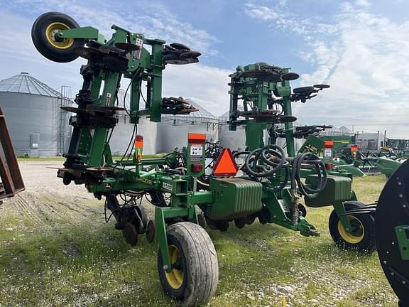 Image of John Deere 2510H equipment image 1