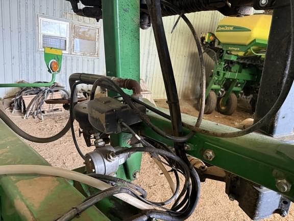 Image of John Deere 2510H equipment image 4