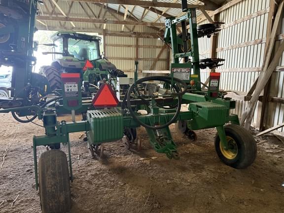 Image of John Deere 2510H equipment image 1