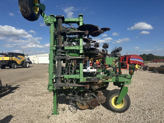 Image of John Deere 2510H equipment image 1