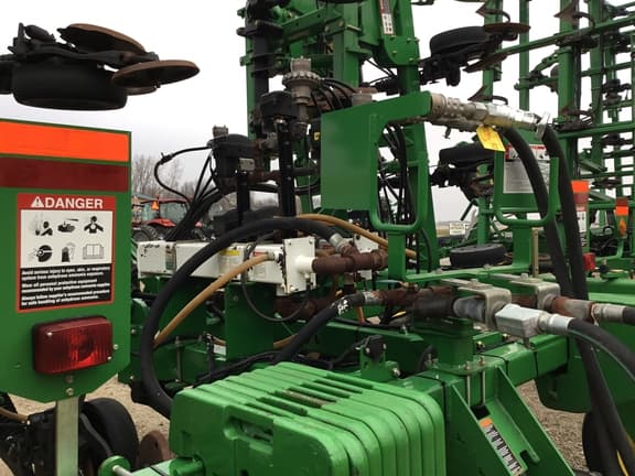 Image of John Deere 2510H equipment image 3