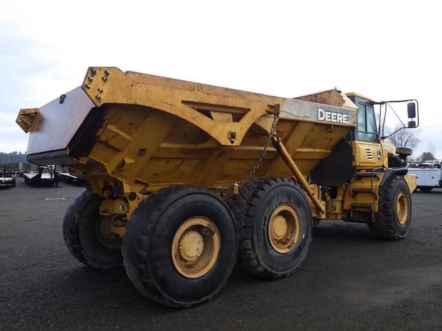 Image of John Deere 300D equipment image 4