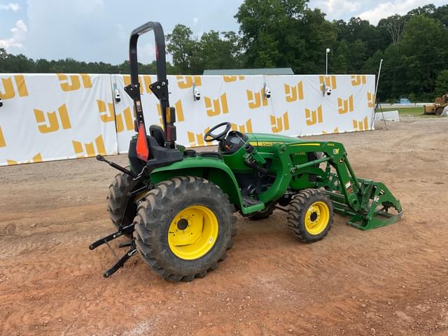 Image of John Deere 3032E equipment image 4