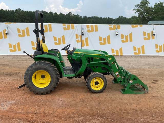 Image of John Deere 3032E equipment image 3
