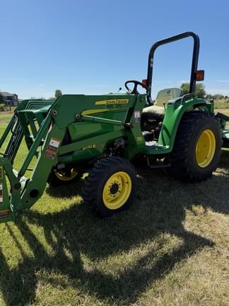 Image of John Deere 3032E Primary image