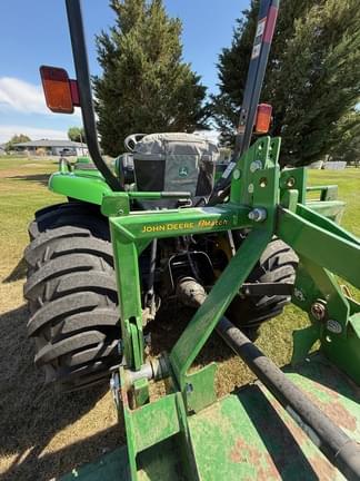 Image of John Deere 3032E equipment image 2