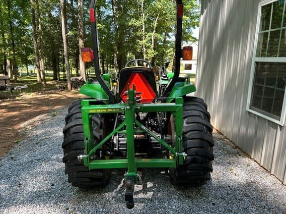 Image of John Deere 3032E equipment image 1