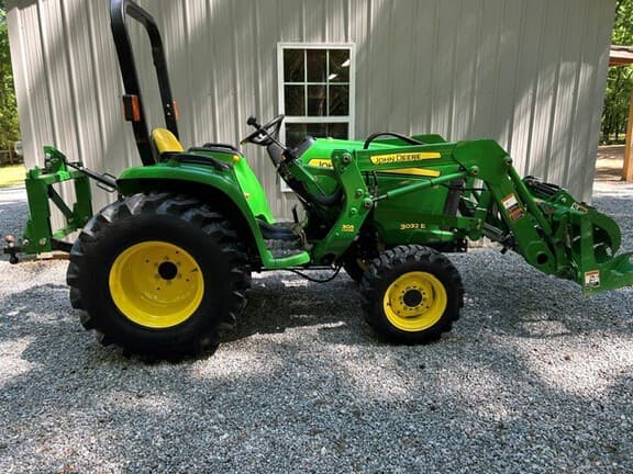 Image of John Deere 3032E equipment image 3