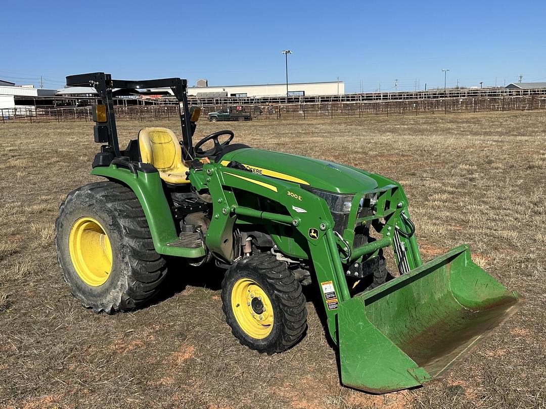 Image of John Deere 3032E Primary image