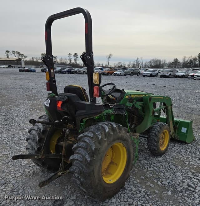 Image of John Deere 3032E equipment image 4